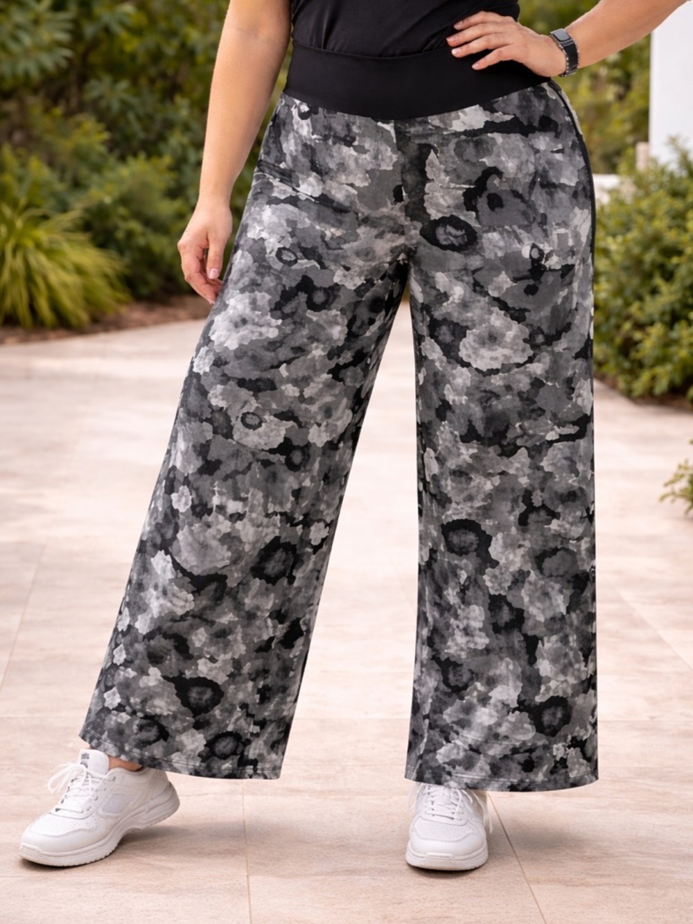 Woman With Control Wide Legs Pants